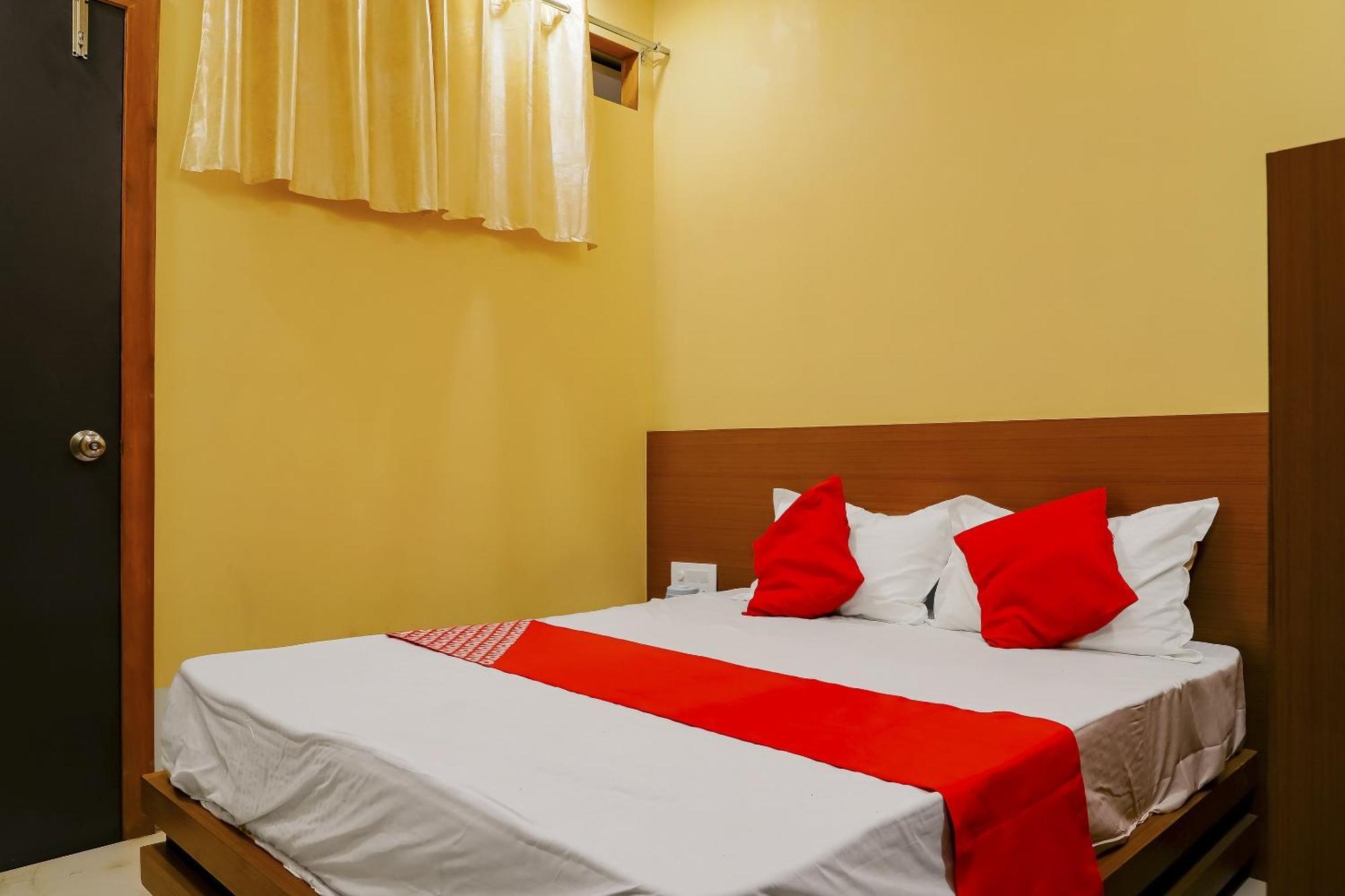 Oyo Hotel Shree Krishna Inn Rooms Сурат Экстерьер фото