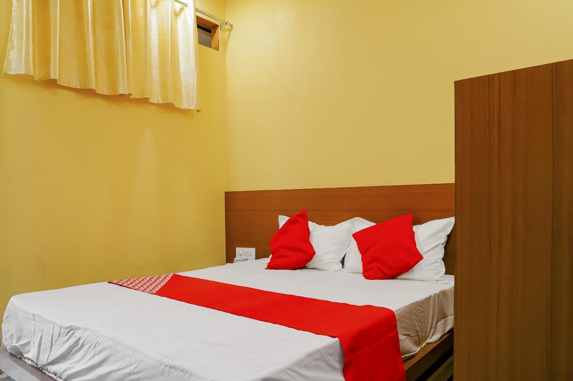 Oyo Hotel Shree Krishna Inn Rooms Сурат Экстерьер фото