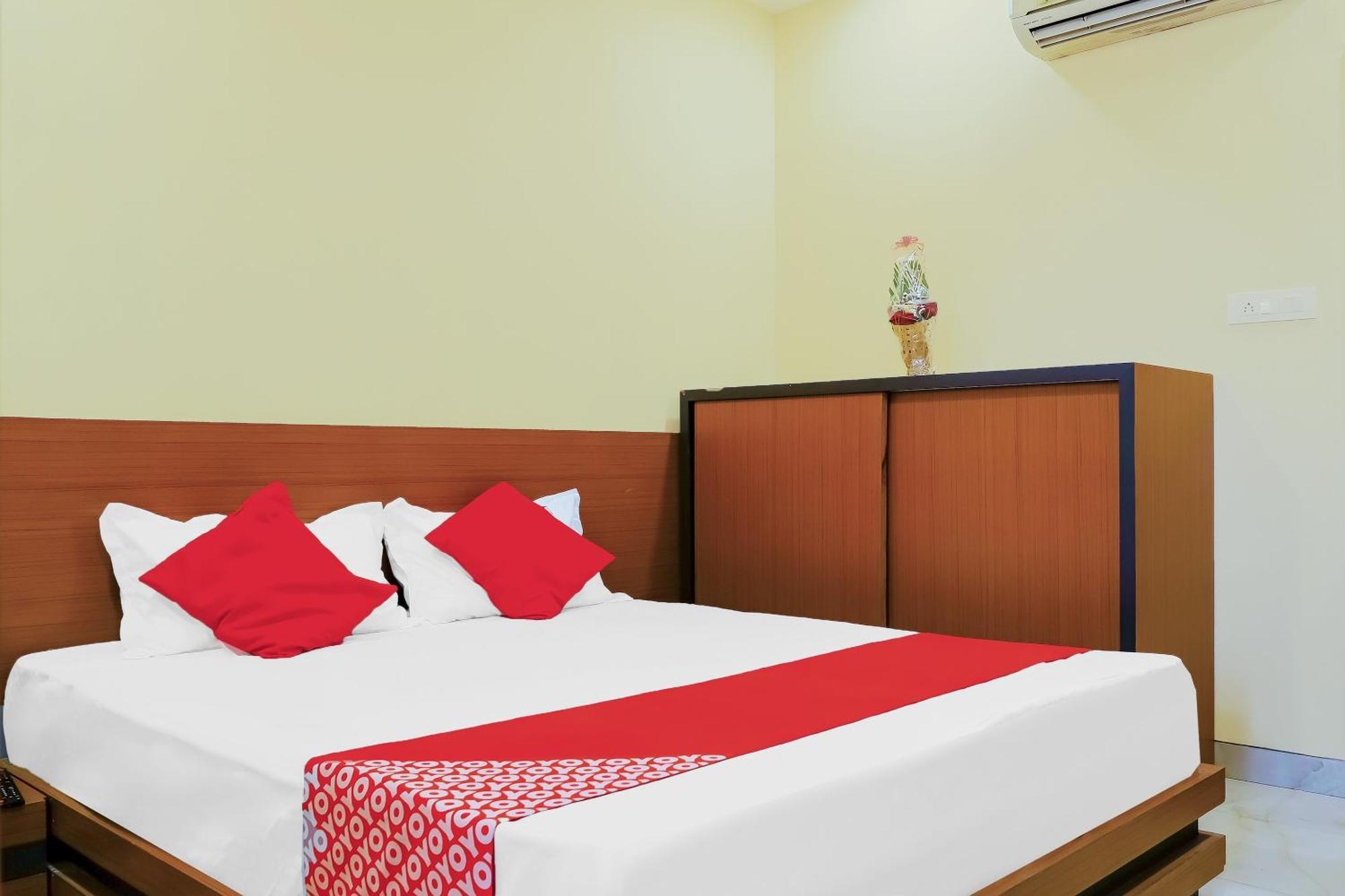 Oyo Hotel Shree Krishna Inn Rooms Сурат Экстерьер фото